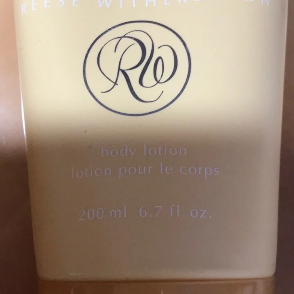 NEW sealed 2 AVON Reese Witherspoon In Bloom lotions 2 matching gift bags